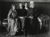 1893-Rbert-louis-Stephenson-at-Kings-X-wife-mum-step-sister